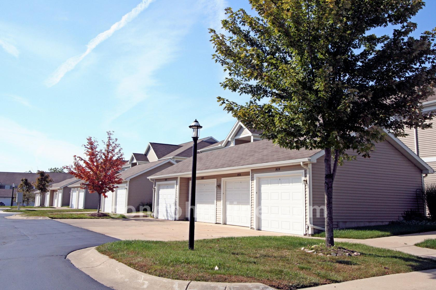 Fox Pointe Condo Hotline Condo Hotline