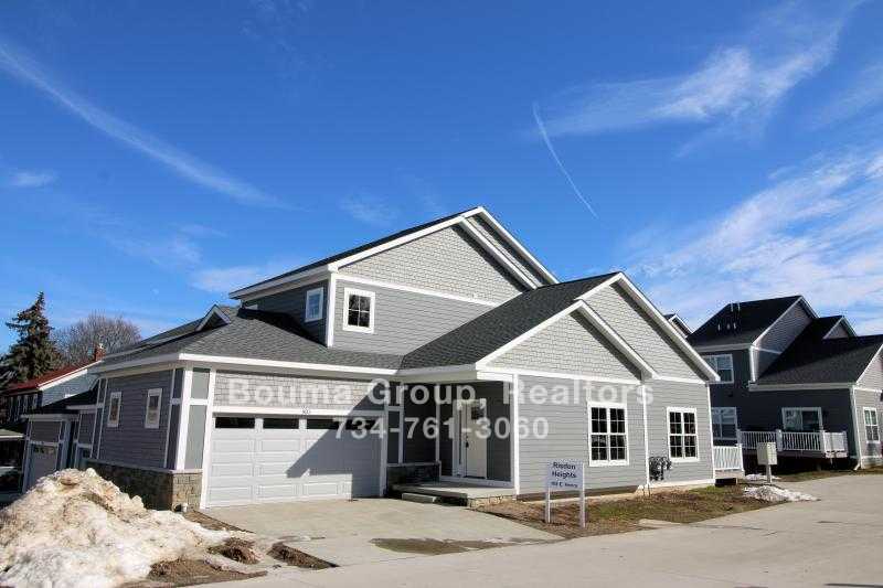 Risdon Heights Condo - Saline