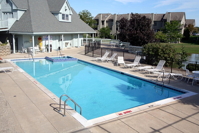 Oak Meadows Condos with a Pool in Ann Arbor