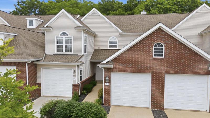 2946 Hunley Dr, Ann Arbor Condo